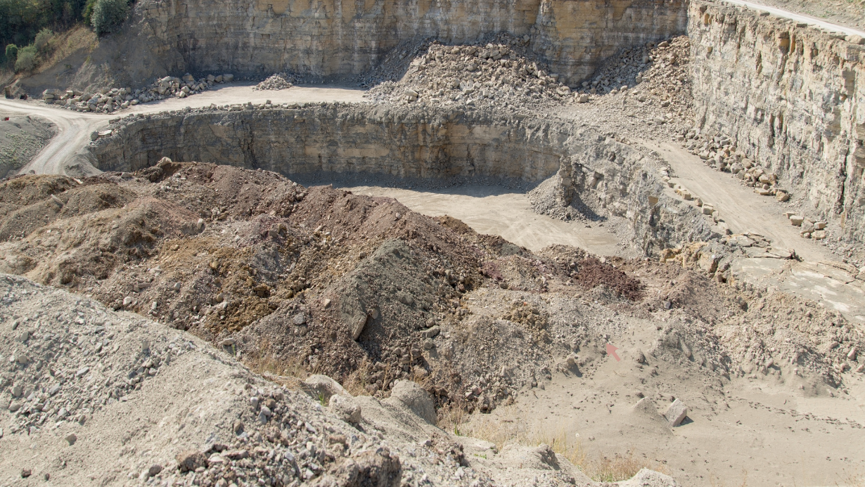 انفجارات المحاجر في الضفة الغربية: انفجار المنطقة (A) و(B) – الحل الأمثل