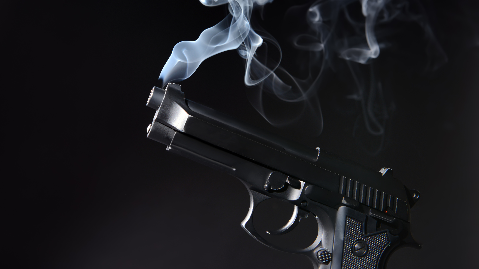 אפקטים לסרטים באחריות ובטיחות: פיצוצים מרהיבים ויריות מדויקות